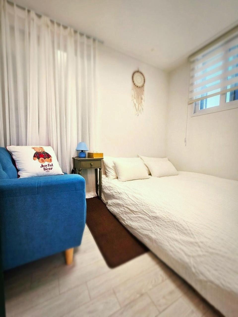 Hongdae Two-room House With Terrace Seoul