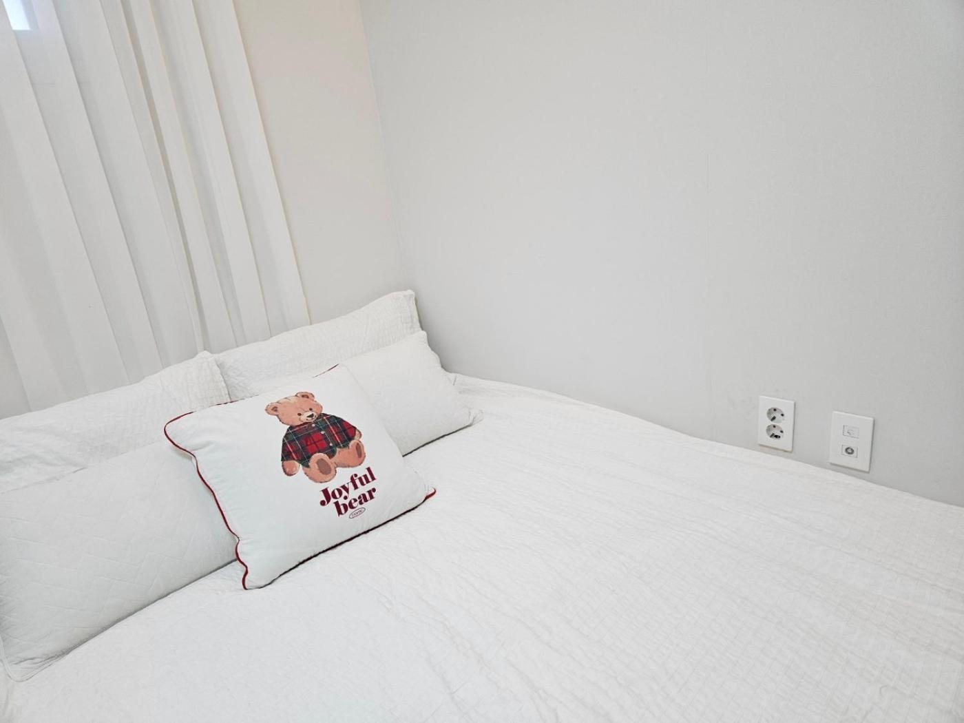 Hongdae Two-room House With Terrace