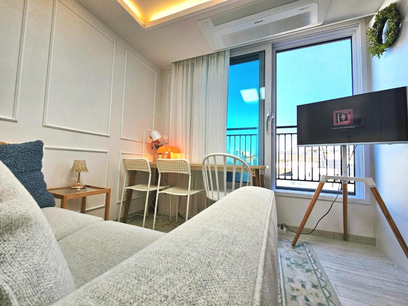 Hongdae Two-room House With Terrace * Seoul